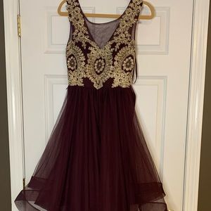 Size 5, only been worn once